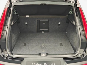 Fahrzeugbild VOLVO XC40 2.0 B3 MH Plus Dark