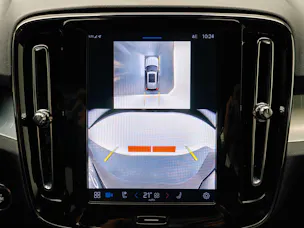 Volvo XC40 2.0 B3 MH Plus Dark