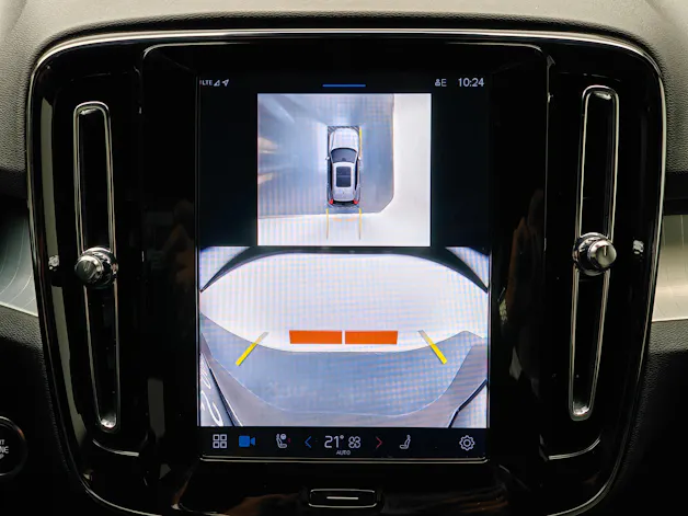 Volvo XC40 2.0 B3 MH Plus Dark