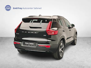 Fahrzeugbild VOLVO XC40 2.0 B3 MH Plus Dark