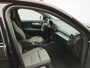Volvo XC40 2.0 B3 MH Plus Dark