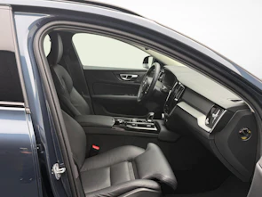 image du véhicule VOLVO V60 2.0 T6 TE Plus Dark eAWD