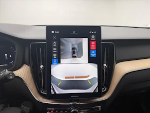 Fahrzeugbild VOLVO XC60 2.0 B5 MH Plus Dark AWD