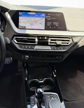 https://vehicle.imgix.net/4216696/fc1dbfd6-6db4-46d0-83ab-c869efd6ab45.jpg