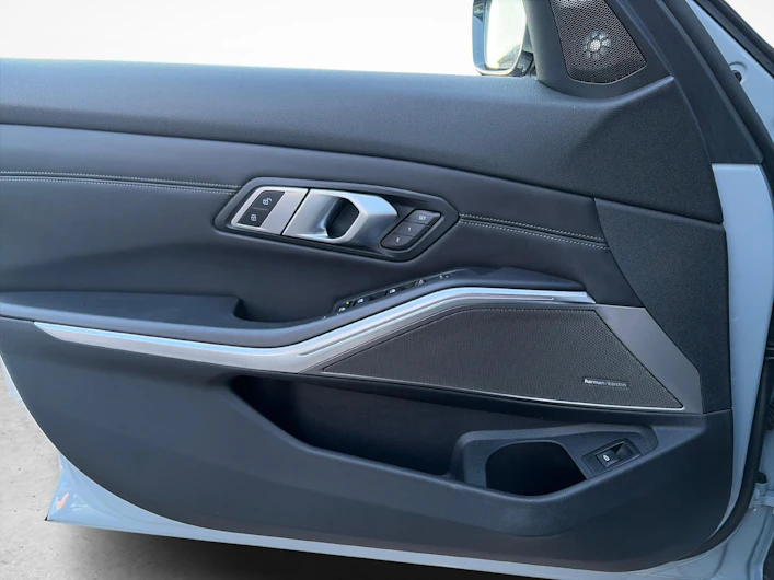 immagine del veicolo BMW 3 SERIES