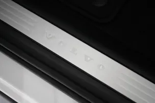 Volvo XC60 2.0 T8 TE XCLUSIVE Ultra Dark eAWD