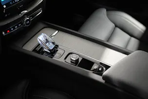 Volvo XC60 2.0 T8 TE XCLUSIVE Ultra Dark eAWD
