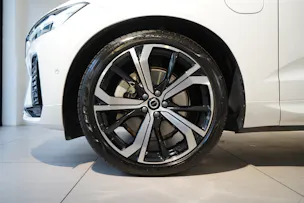 Volvo XC60 2.0 T8 TE XCLUSIVE Ultra Dark eAWD