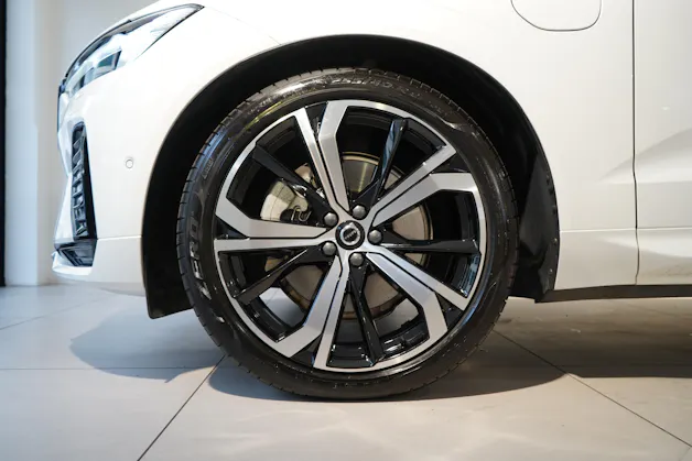 Volvo XC60 2.0 T8 TE XCLUSIVE Ultra Dark eAWD