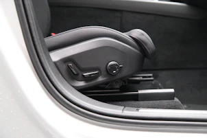 image du véhicule VOLVO XC60 2.0 T6 TE Ultra Dark eAWD