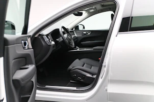 image du véhicule VOLVO XC60 2.0 T6 TE Ultra Dark eAWD