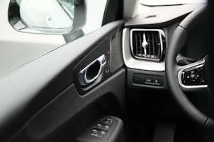 image du véhicule VOLVO XC60 2.0 T6 TE Ultra Dark eAWD