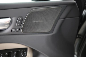 image du véhicule VOLVO XC60 2.0 T6 TE Ultra Dark eAWD