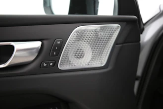 https://vehicle.imgix.net/4216976/2b911fdd-ab0e-4733-9649-369c02ac1e69.jpg