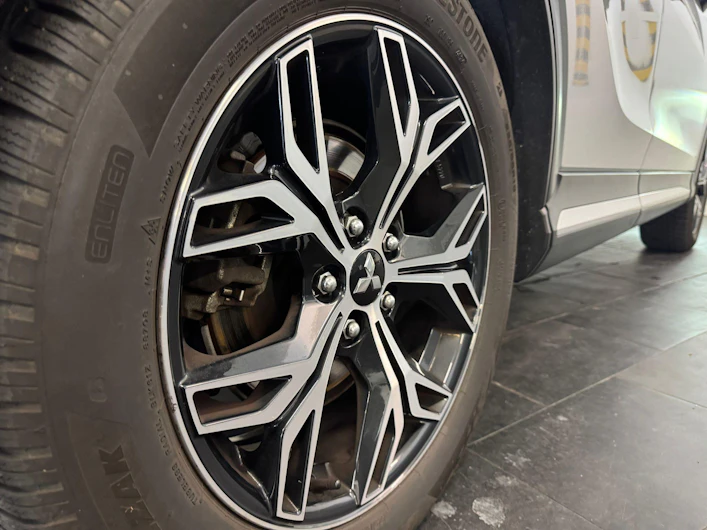 Fahrzeugbild MITSUBISHI ECLIPSE CROSS