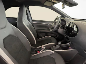 https://vehicle.imgix.net/4217196/44b49187-e4a7-444d-9800-506f507ba1a1.jpg