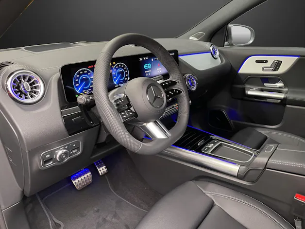 Mercedes-Benz EQA 300 4MATIC "Excellence Edition"