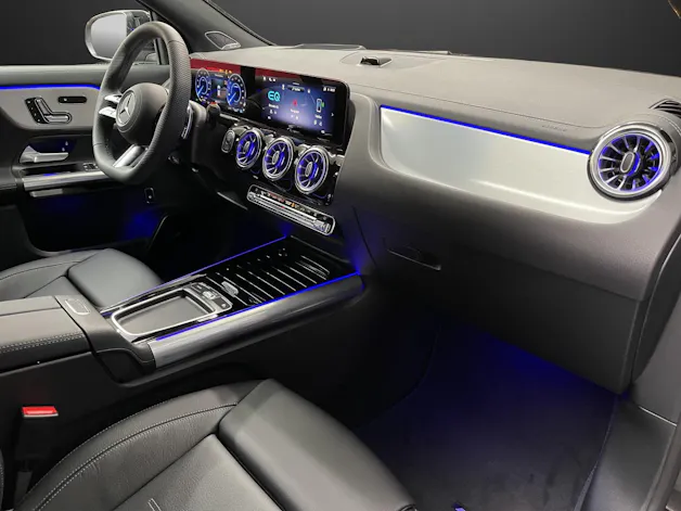 Mercedes-Benz EQA 300 4MATIC "Excellence Edition"