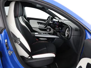 MERCEDES-BENZ CLA 220 8G-DCT 4Matic
