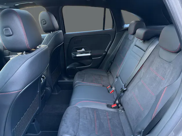 Mercedes-Benz GLA 250 4Matic 8G-DCT Swiss Star