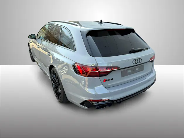 Audi RS4 Avant quattro tiptronic