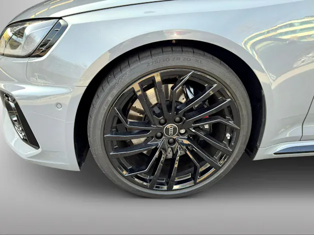 Audi RS4 Avant quattro tiptronic