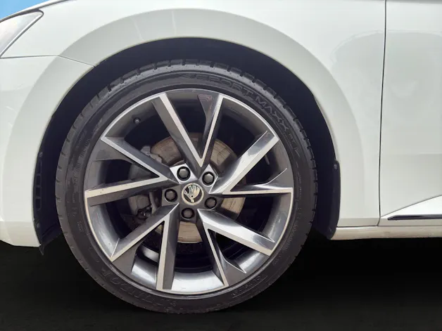 Škoda Superb Combi 2.0 TDi Sport Line 4x4 DSG