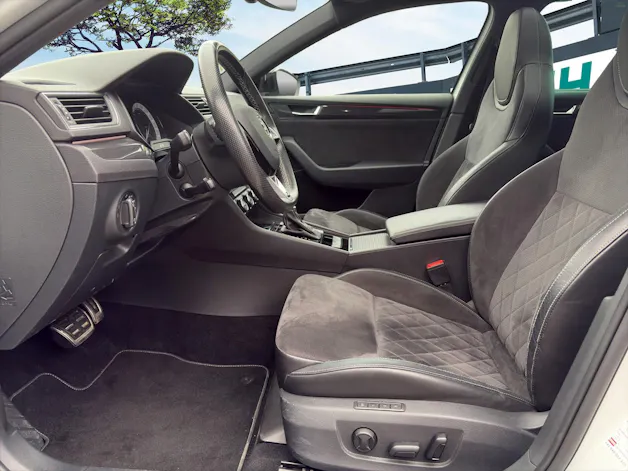 Škoda Superb Combi 2.0 TDi Sport Line 4x4 DSG