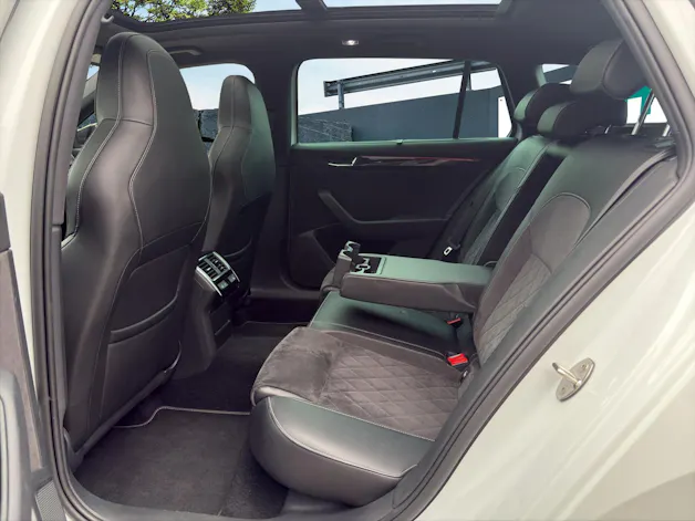 Škoda Superb Combi 2.0 TDi Sport Line 4x4 DSG