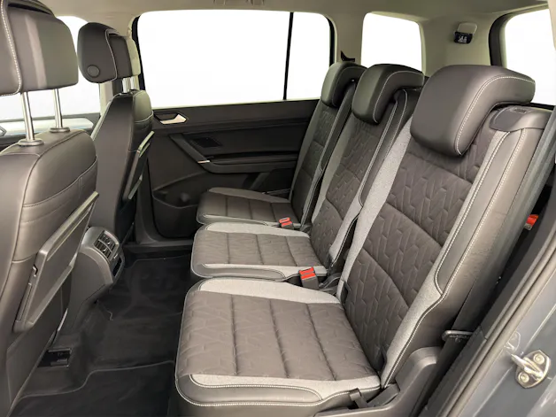 VW Touran 2.0 TDI Comfort DSG R-Line