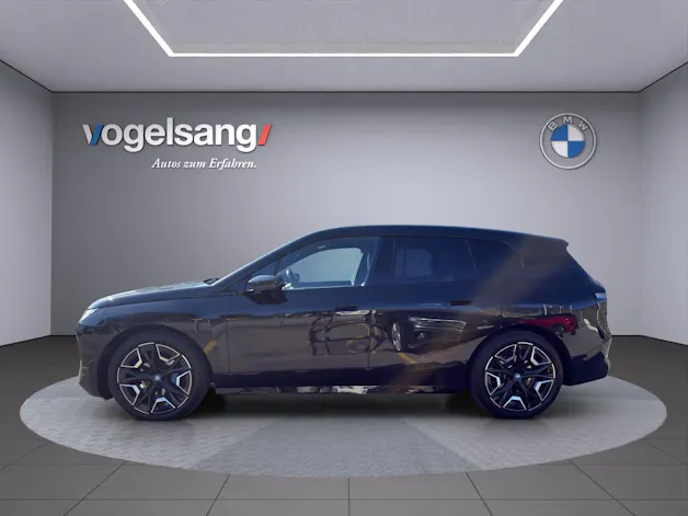 BMW iX xDrive40 Launch Edition