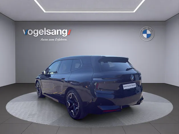 BMW iX xDrive40 Launch Edition