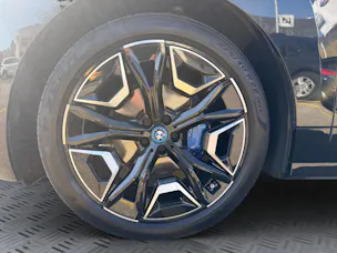 BMW iX xDrive40 Launch Edition