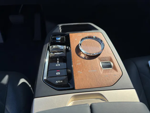 BMW iX xDrive40 Launch Edition