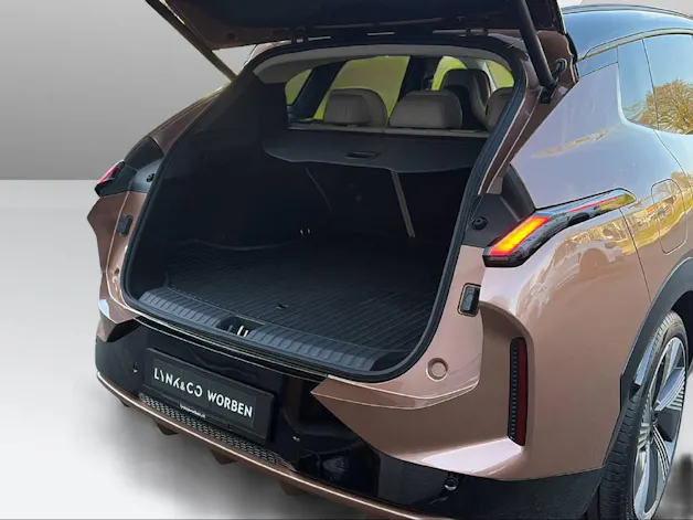Lynk & Co 08