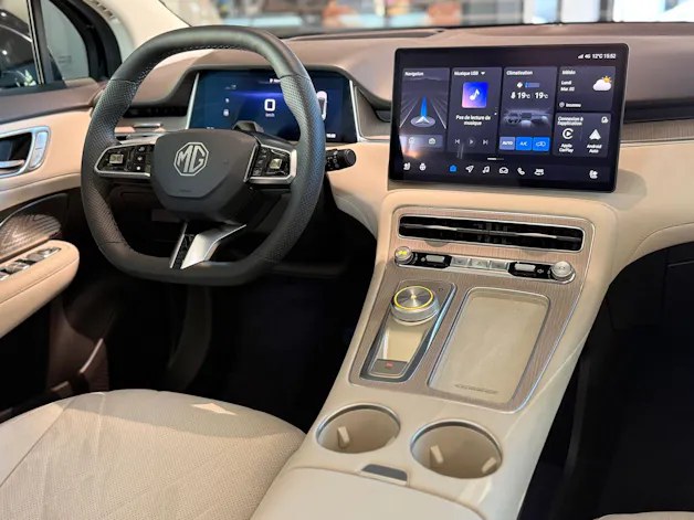 MG S6 EV 77kWh Luxury AWD