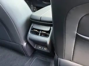 Lynk & Co 08