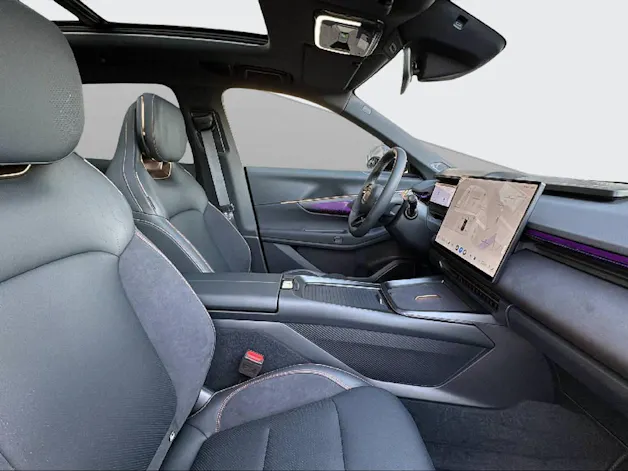 Lynk & Co 08