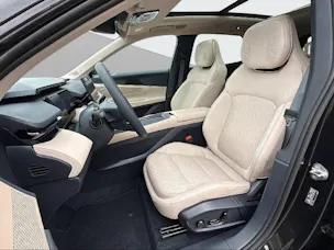 Lynk & Co 08
