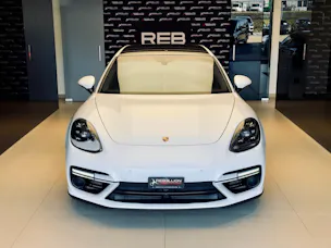 Porsche Panamera Turbo Sport Turismo PDK