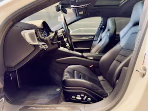 Porsche Panamera Turbo Sport Turismo PDK