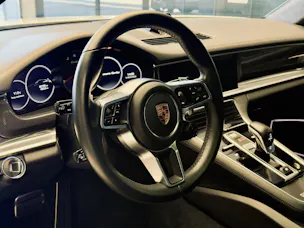Porsche Panamera Turbo Sport Turismo PDK