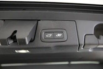 https://vehicle.imgix.net/4217933/fb353326-f0b2-4c08-8aa3-8c915731f2dd.jpg