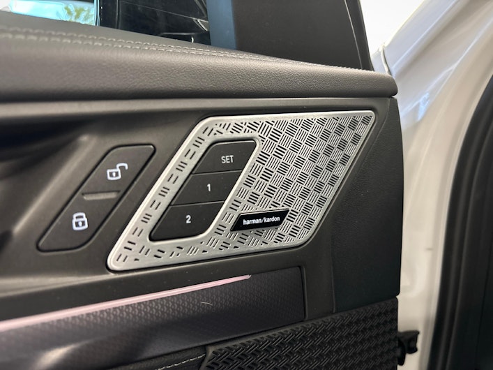 immagine del veicolo BMW iX