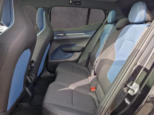 Volvo EX30 CC E60 Twin Performance AWD