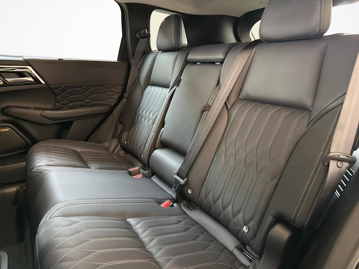 Fahrzeugbild MITSUBISHI OUTLANDER