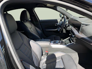 https://vehicle.imgix.net/4218391/3d999838-4b09-40df-a149-b72a7e85d535.jpg