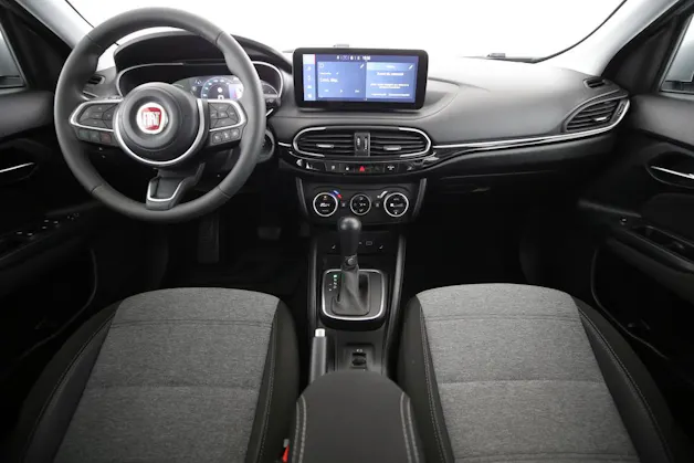 Fiat Tipo 1.5 Hybrid Cross