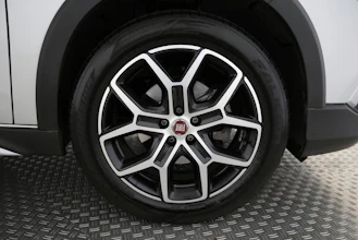 https://vehicle.imgix.net/4218473/c5b38703-a7b3-4ae4-8d35-ef638a53b0e0.jpg