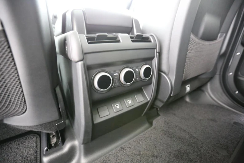 image du véhicule LAND ROVER DEFENDER